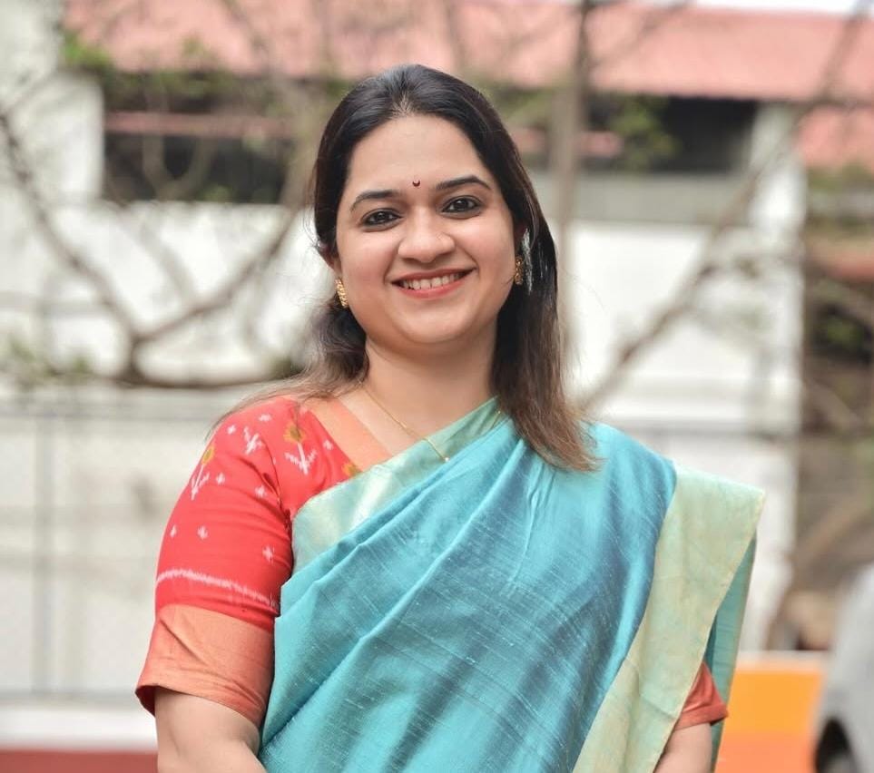 Dr. Nivedita Ekbote